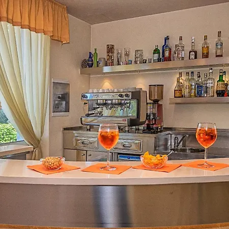 Отель Lido