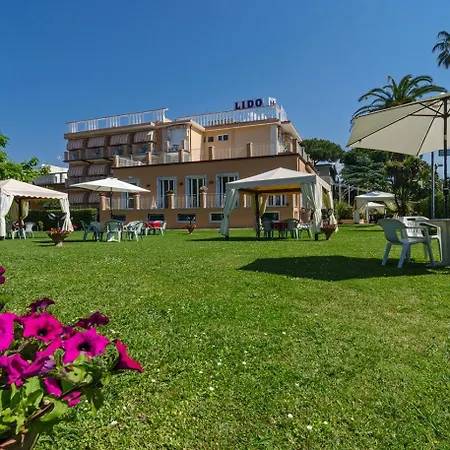 Lido Hotel 3*
