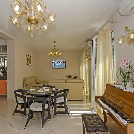 Отель Lido